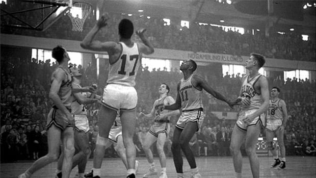 Basketball Legend Earl Lloyd and Other Sports Pioneers Left a Lasting Legacy